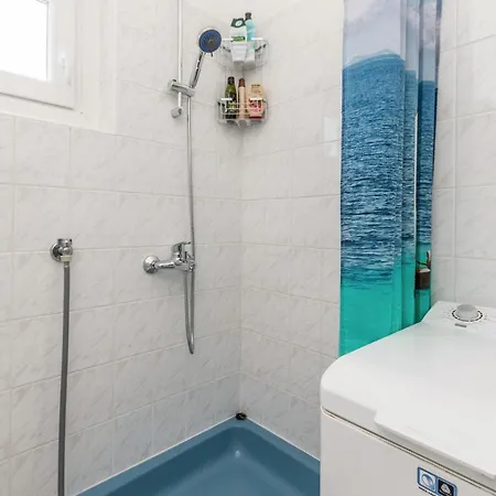 2 Bedroom Amazing In Na Moru